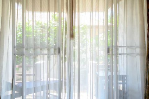 Die unbekannten Gefahren durch verschmutzte Vorhänge