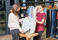 Wie du erkennst, ob ein Kleidungsstück fair produziert wurde