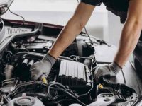 Wie man den Wert eines Autos mit Motorschaden vor dem Verkauf steigert